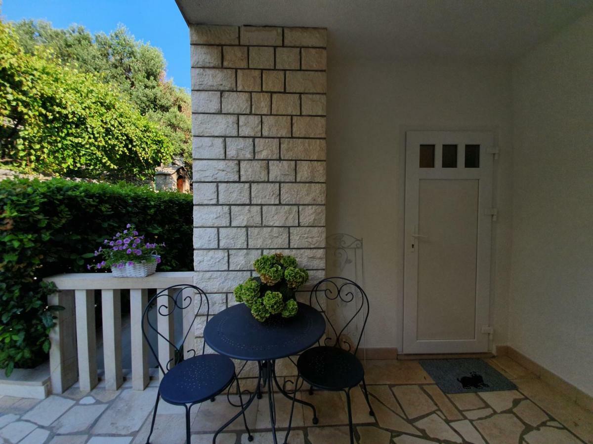 Apartmani Renata Brela Exterior foto